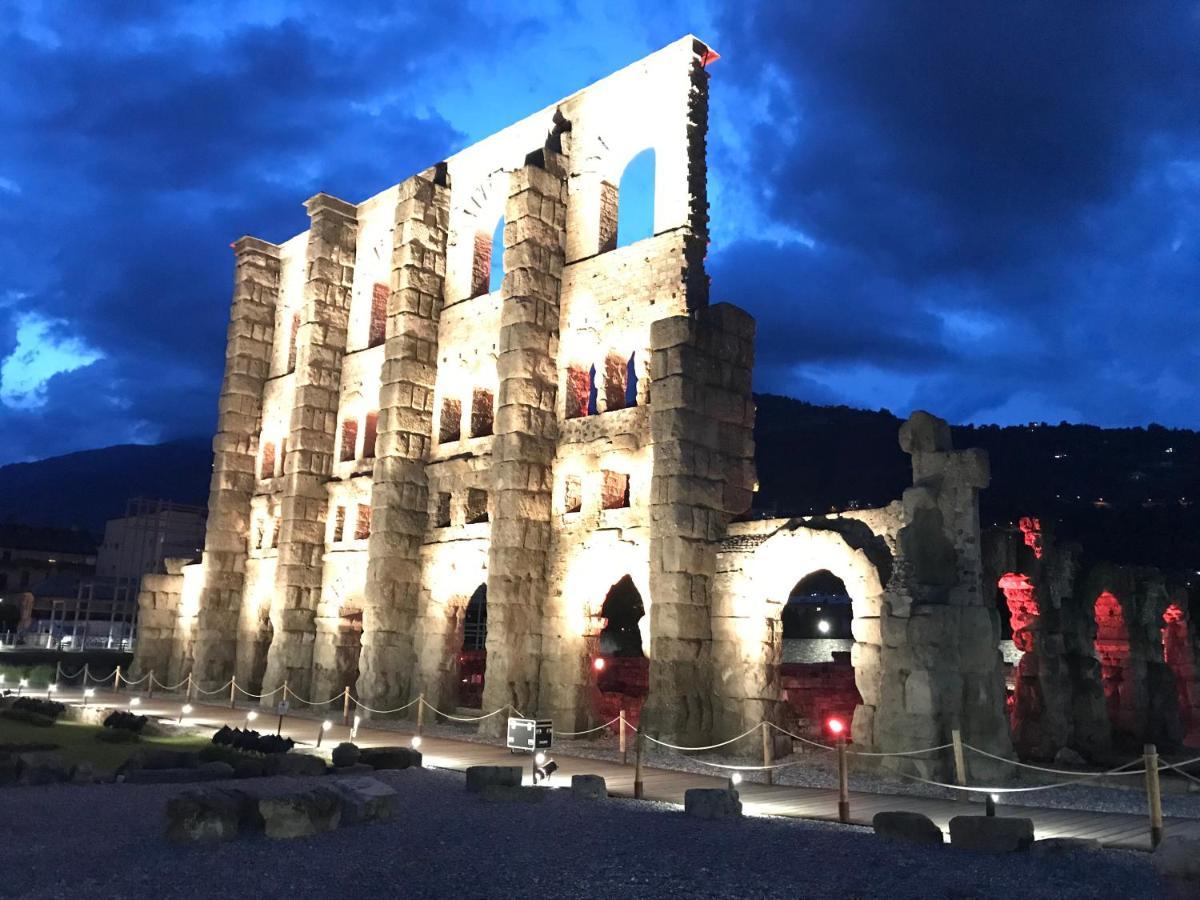 Au Coin Du Chateau Шатійон Екстер'єр фото